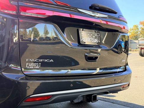 Used 2021 Chrysler Pacifica Pinnacle image 8