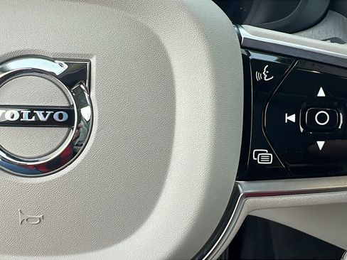 Used 2023 Volvo XC60 B6 Ultimate w/ Climate Package image 20