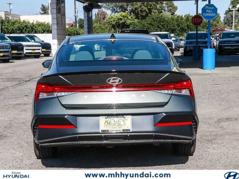 New 2026 Hyundai Elantra SEL Sport FWD image 3