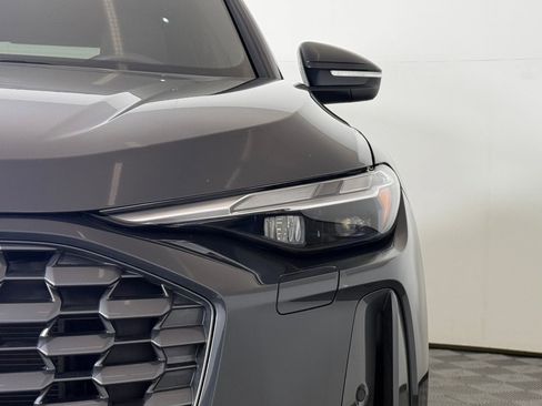 Certified 2025 Audi Q5 Premium image 11