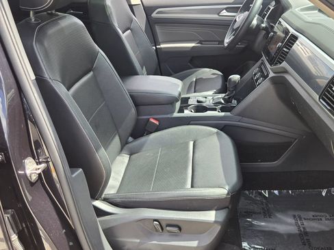 Used 2023 Volkswagen Atlas SEL R-Line AWD/4WD image 18