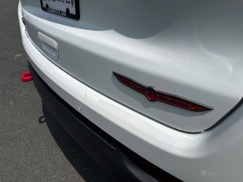 Used 2026 Jeep Compass Trailhawk AWD/4WD image 18