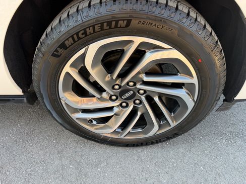 New 2026 Lincoln Navigator Reserve AWD/4WD image 9