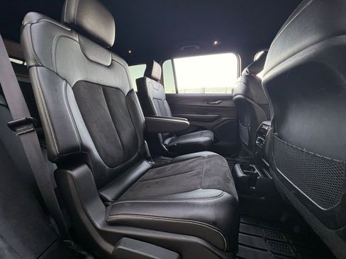 Used 2023 Jeep Grand Cherokee L Laredo image 29