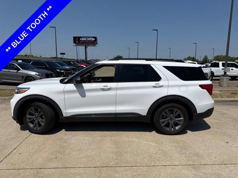 Used 2021 Ford Explorer XLT w/ Equipment Group 202A RWD image 3