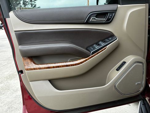 Used 2020 Chevrolet Suburban Premier image 9