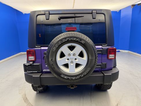 Used 2018 Jeep Wrangler Sport AWD/4WD image 6
