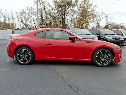 Used 2014 Scion FR-S image 2