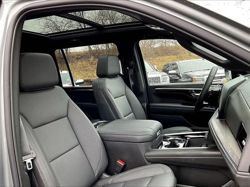 New 2026 Chevrolet Suburban Z71 w/ Comfort Package image 26
