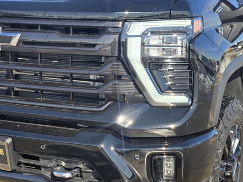 Used 2025 Chevrolet Silverado 2500 High Country w/ Midnight Edition image 10