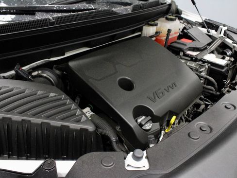 Used 2024 Buick Enclave Premium AWD/4WD image 18