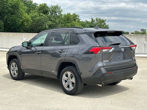 Used 2024 Toyota RAV4 LE AWD/4WD image 3