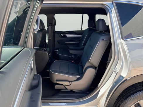 Used 2026 Buick Enclave Preferred FWD image 12