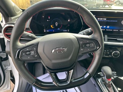 Certified 2024 Chevrolet Trax RS w/ Driver Confidence Package image 19