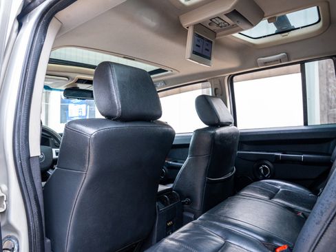 Used 2008 Jeep Commander Limited w/ Trailer Tow Group IV image 18