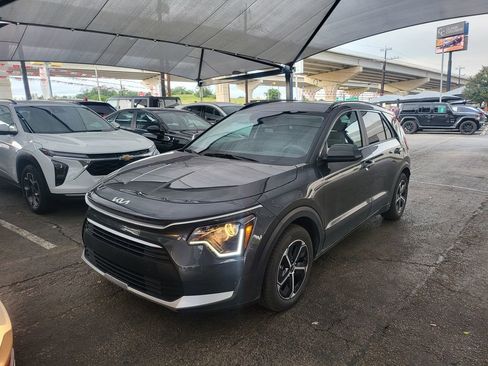 Used 2025 Kia Niro LX FWD image 1