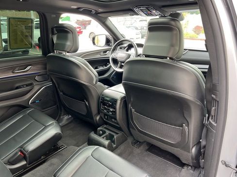 Certified 2021 Jeep Grand Cherokee L Overland w/ Luxury Tech Group IV AWD/4WD image 28
