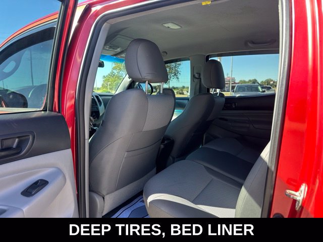 Used 2015 Toyota Tacoma 4x4 Double Cab w/ TRD Off-Road Package image 2