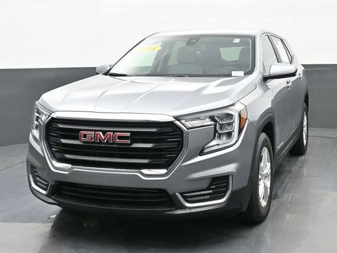 Used 2024 GMC Terrain SLE image 7