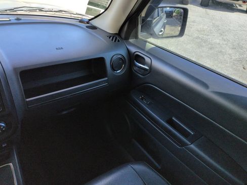 Used 2017 Jeep Patriot Sport w/ Power Value Group FWD image 17