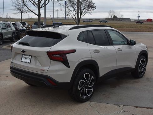 New 2026 Chevrolet Trax RS w/ Sunroof Package image 5