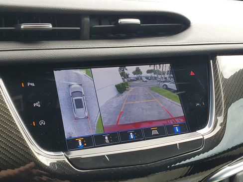 Used 2024 Cadillac XT6 Sport w/ Technology Package AWD/4WD image 32