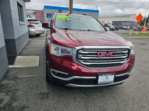 Used 2017 GMC Acadia SLT image 3