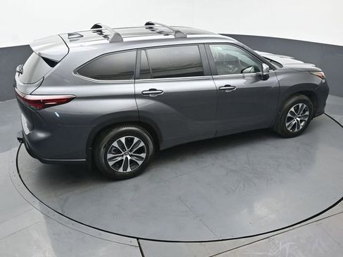 Certified 2024 Toyota Highlander XLE AWD/4WD image 44