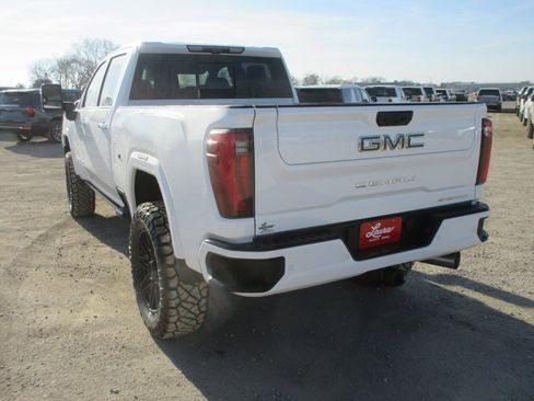 New 2026 GMC Sierra 2500 Denali Ultimate image 11