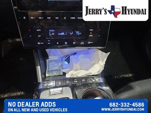Used 2024 Hyundai Tucson Limited FWD image 11