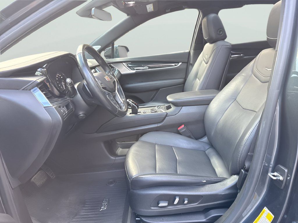 Used 2020 Cadillac XT5 Premium Luxury w/ LPO, Floor Liner Package AWD/4WD image 12