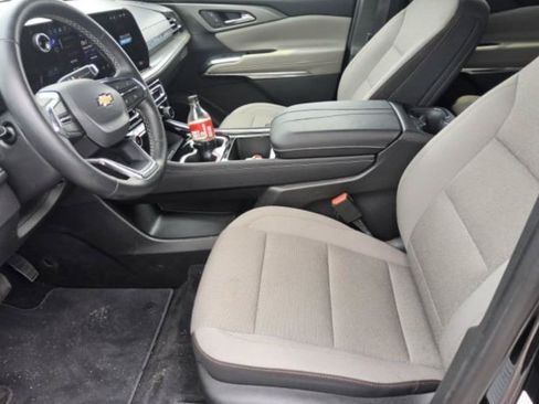 Used 2026 Chevrolet Traverse LT w/ Driver Confidence Package FWD image 4