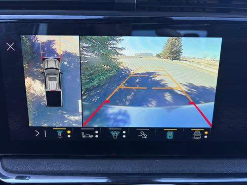 Used 2023 GMC Sierra 1500 AT4 image 12