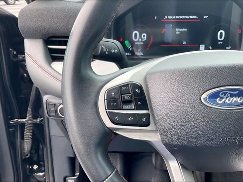 Certified 2025 Ford Explorer Active AWD/4WD image 18