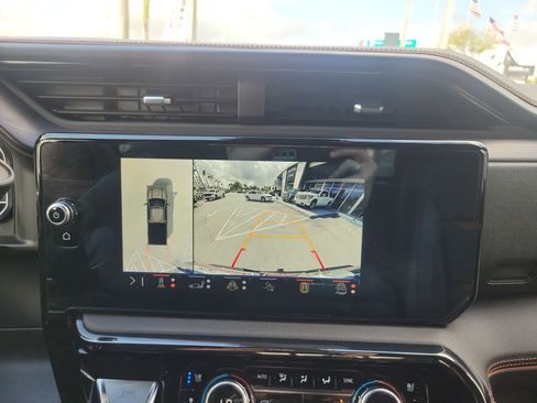 Used 2024 GMC Sierra 3500 AT4 w/ AT4 Premium Plus Package image 10