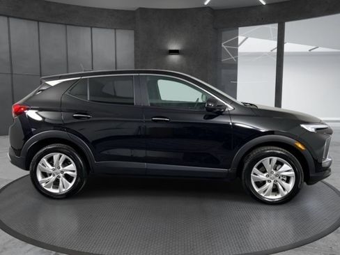 Used 2025 Buick Encore GX Preferred w/ Comfort Package AWD/4WD image 4