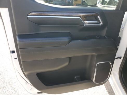 Used 2024 GMC Sierra 1500 SLE image 19