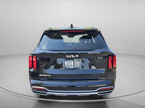 Used 2023 Kia Sorento SX FWD image 4