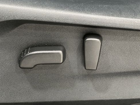 Certified 2024 Subaru Ascent Premium w/ Convenience Package image 12