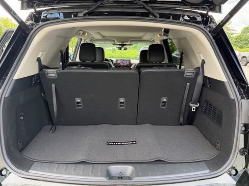 New 2026 Nissan Pathfinder SL AWD/4WD image 16