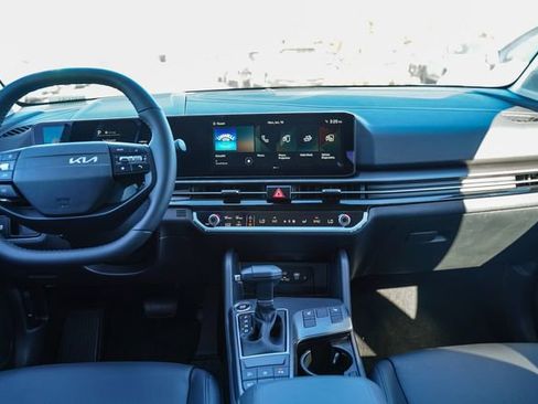 New 2026 Kia Sportage EX FWD image 15