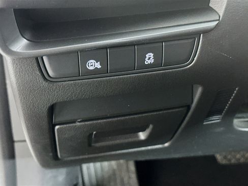 Used 2024 MAZDA MAZDA3 s image 17