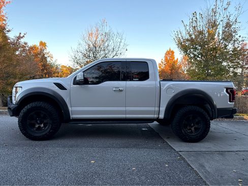 Used 2018 Ford F150 Raptor w/ Equipment Group 802A Luxury image 26