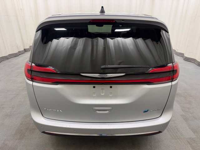 Used 2024 Chrysler Pacifica Limited FWD image 7