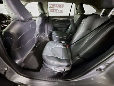Used 2026 Toyota Highlander Platinum AWD/4WD image 29
