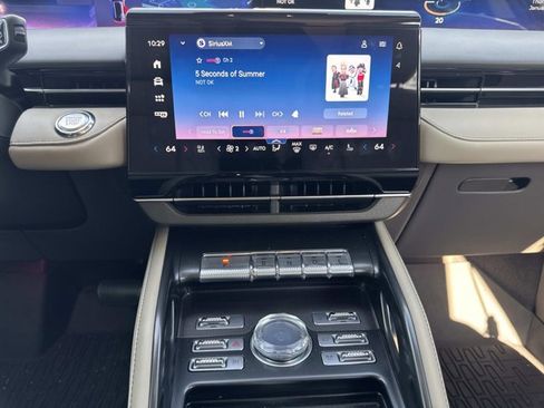 Certified 2025 Lincoln Nautilus Premier image 31