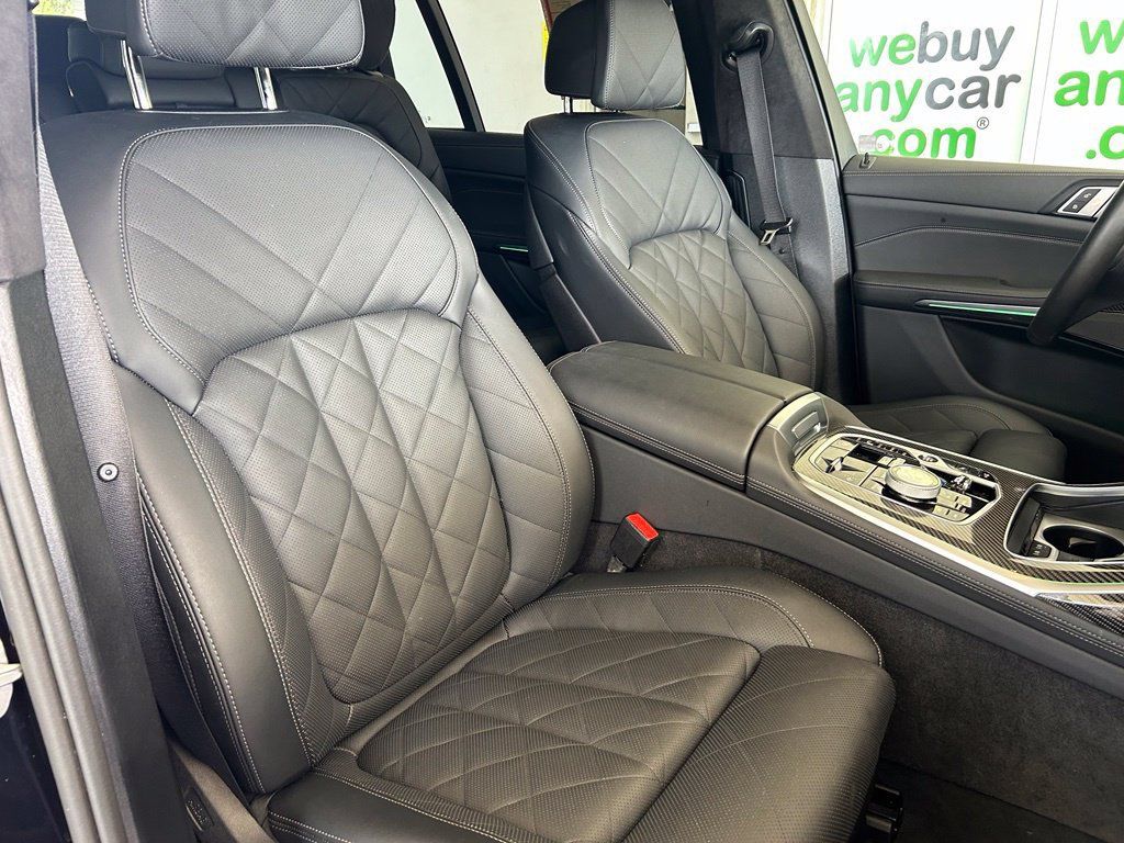 Used 2026 BMW X7 M60i AWD/4WD image 24