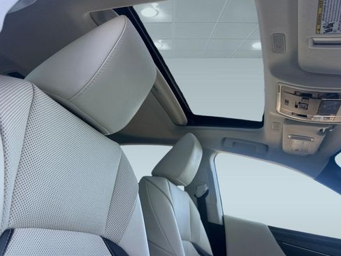 Certified 2022 Lexus ES 300h ES 300h w/ Premium Package image 24