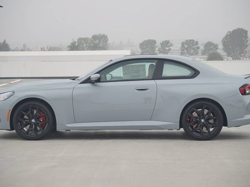 Used 2026 BMW 230i xDrive Coupe w/ Premium Package AWD/4WD image 4