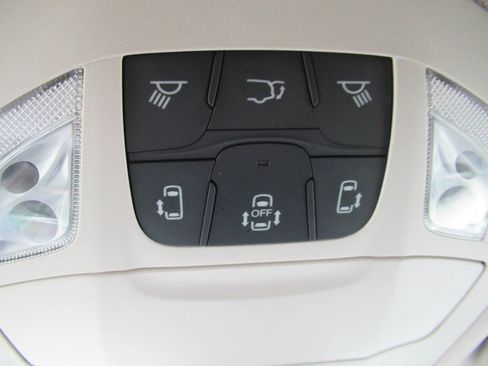 Certified 2023 Chrysler Pacifica Touring-L FWD image 28